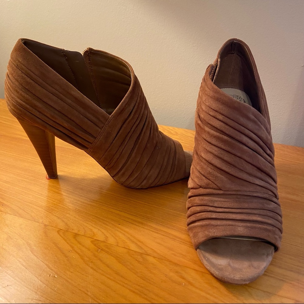 Vince Camuto Shooties 9M 40